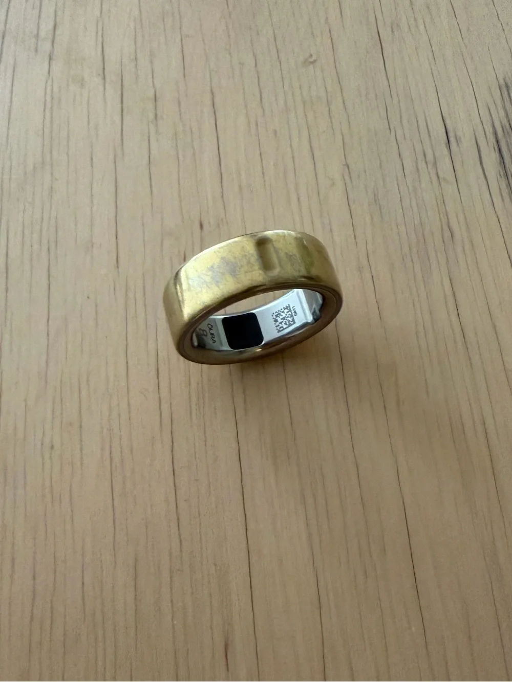 Oura Ring 4 Gen 4 – Size 8 – Box & Charger Included